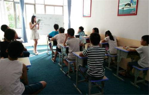中小學(xué)補(bǔ)習(xí)班加盟費(fèi)用解析 31.38萬元總投資一覽及投資要點(diǎn)提醒